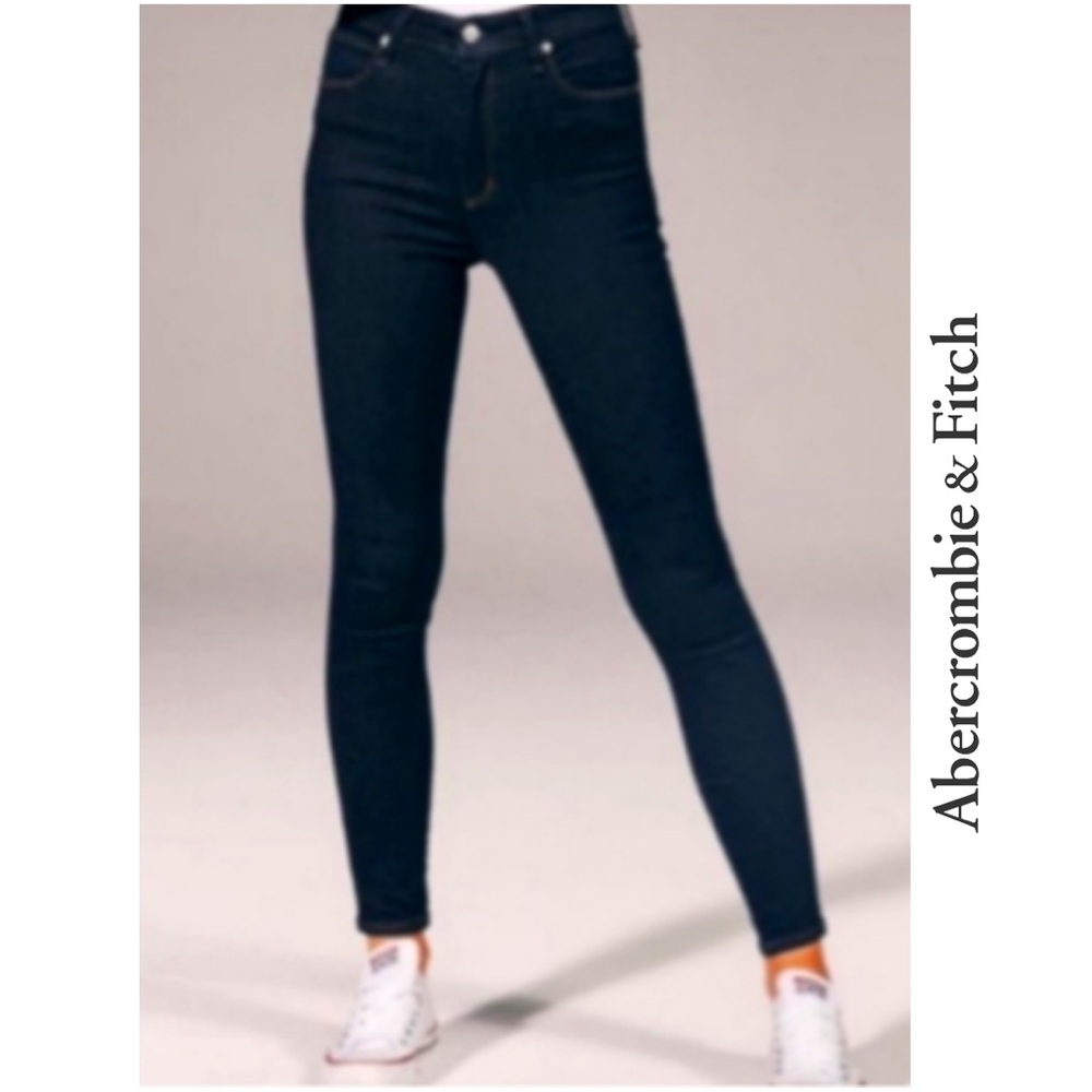 A&F Super Skinny Stretchy Jeans. Dark Blue Wash. (Waist Size 26”).